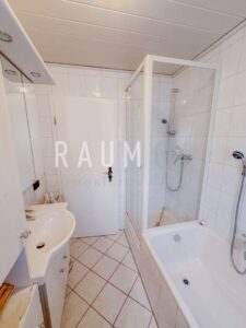 Badezimmer 1.OG
