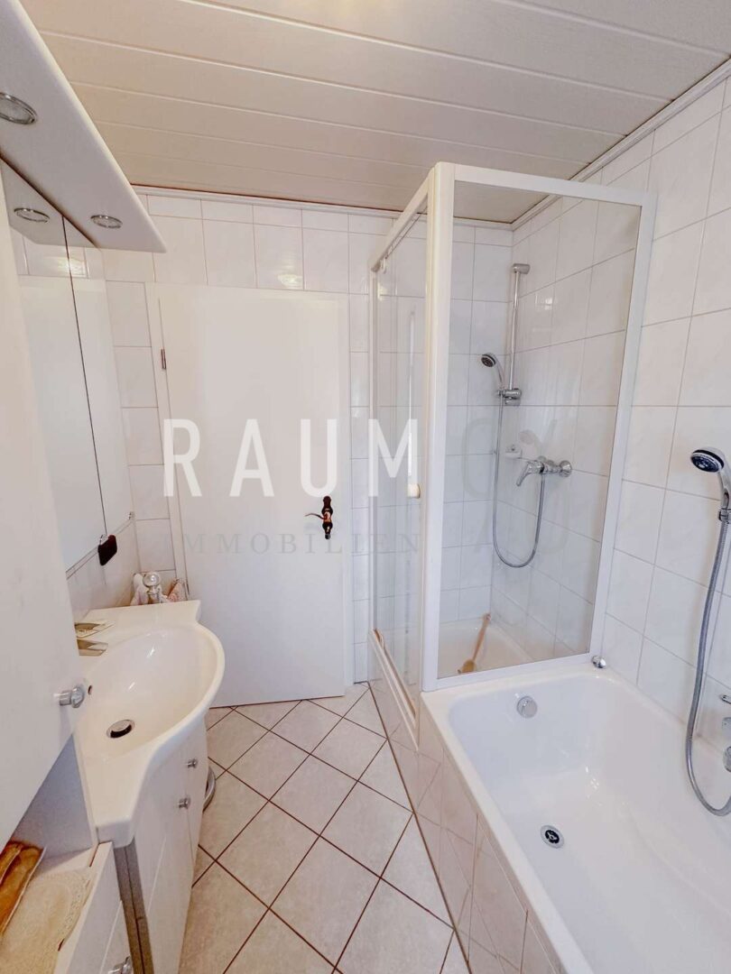 Badezimmer 1.OG
