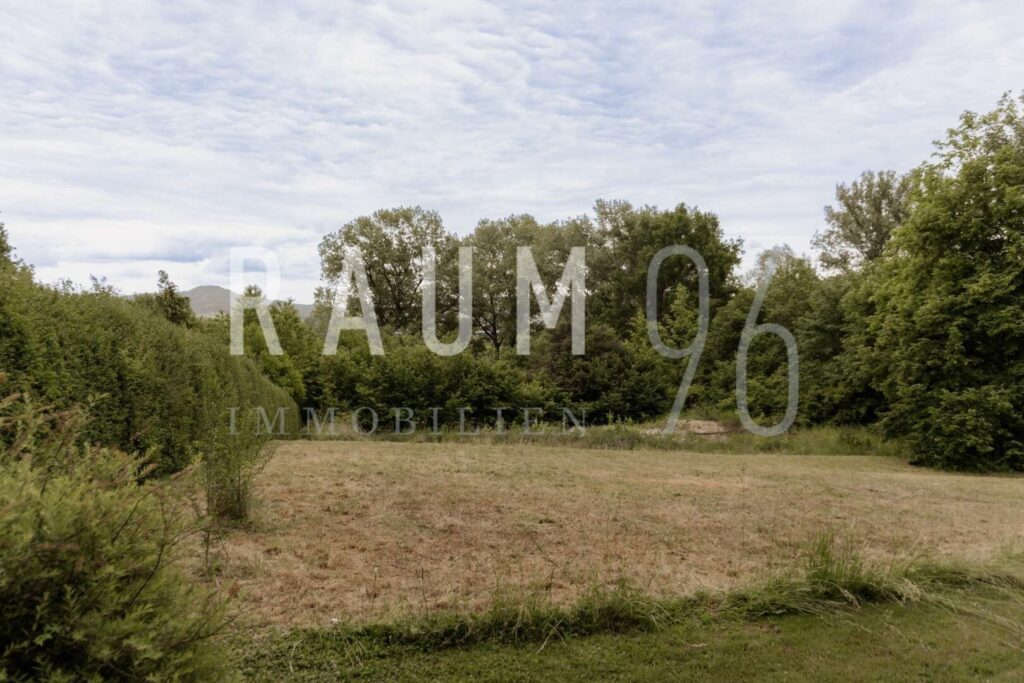 Grundstück mit Staffelbergblick