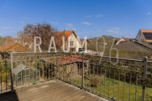 Balkon mit Blick auf den Staffelberg
