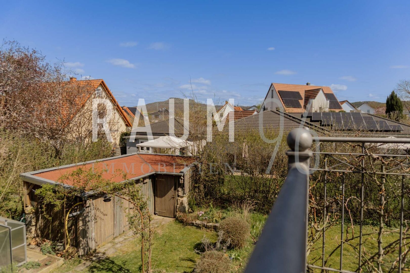 Balkon mit Blick auf den Staffelberg