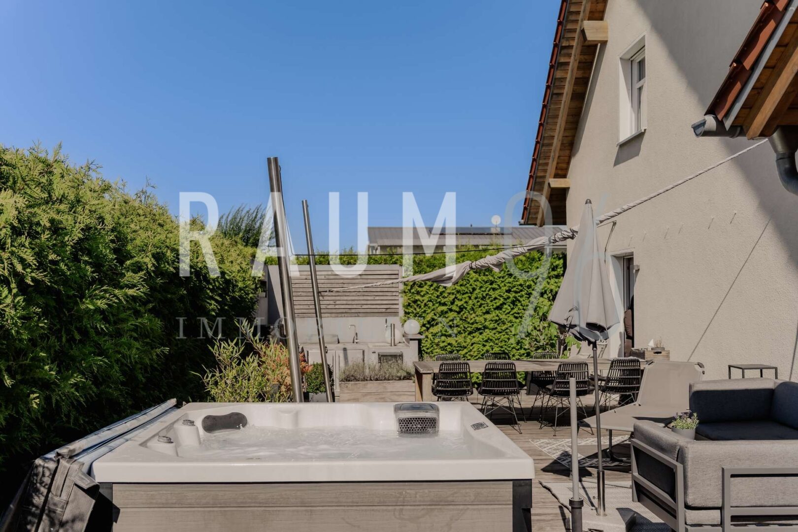 Terrasse mit Whirlpool