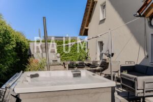 Terrasse mit Whirlpool