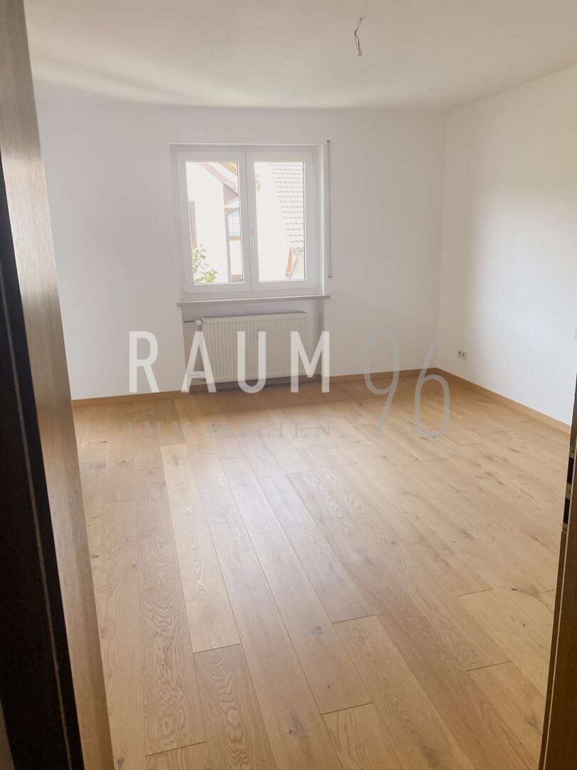 Großzügige 5-Zimmer-Wohnung mit zwei Balkonen in traumhafter Lage von Loffeld - Photo 3