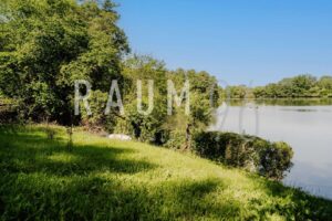 Grundstück mit Flussblick