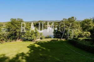 Garten mit Flussblick